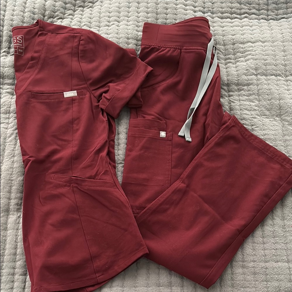 Figs Burgundy Scrub Set
